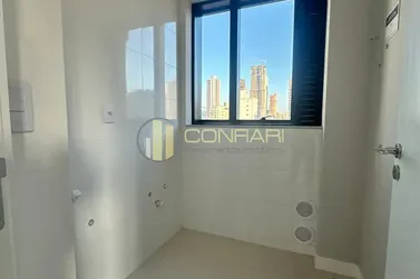 Apartamento &agrave; venda - 92m&sup2; - centro
