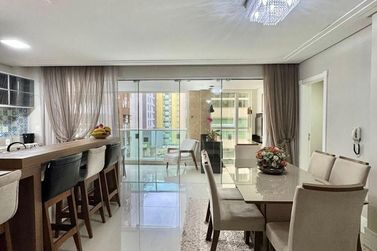Apartamento &agrave; venda - 118m&sup2; - Meia Praia