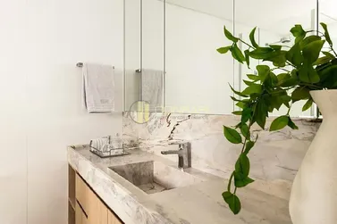 Apartamento &agrave; venda - 186m&sup2; - meia praia