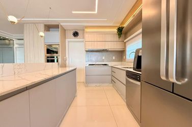 Apartamento &agrave; venda - 200m&sup2; - Meia Praia