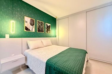 Apartamento &agrave; venda - 129m&sup2; - Meia Praia