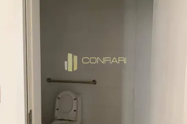 Sala Comercial para alugar - 140m&sup2; - Meia Praia