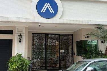 Apartamento &agrave; venda - 125m&sup2; - Meia Praia