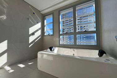 Apartamento &agrave; venda - 171m&sup2; - Centro