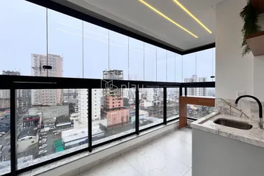 Apartamento &agrave; venda - 110m&sup2; - Meia Praia