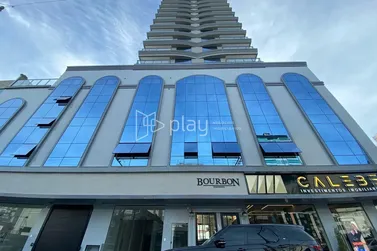 Apartamento &agrave; venda - 110m&sup2; - Meia Praia