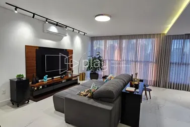 Apartamento &agrave; venda - 127m&sup2; - Meia Praia