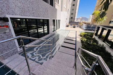 Apartamento &agrave; venda - 134m&sup2; - Meia Praia