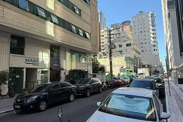 Sala Comercial para alugar - 175m&sup2; - meia praia