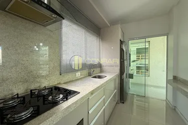 Apartamento &agrave; venda - 123m&sup2; - Meia Praia