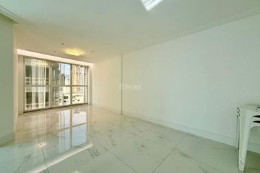 Apartamento &agrave; venda - 129m&sup2; - Meia Praia