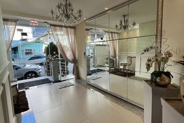 Apartamento &agrave; venda - 120m&sup2; - Meia Praia