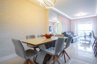 Apartamento &agrave; venda - 117m&sup2; - Meia Praia