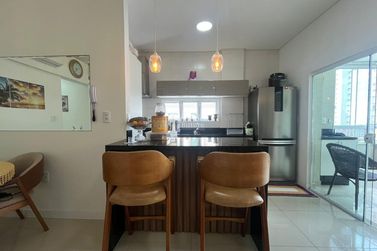 Apartamento &agrave; venda - 118m&sup2; - Meia Praia