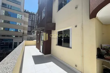 Apartamento &agrave; venda - 120m&sup2; - Meia praia