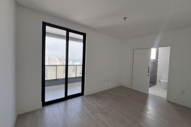 Apartamento &agrave; venda - 206m&sup2; - Meia Praia