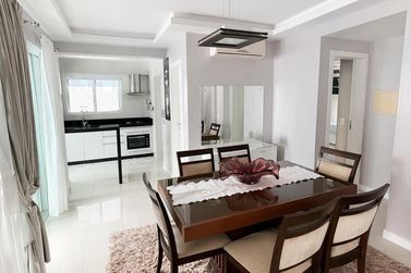 Apartamento &agrave; venda - 85m&sup2; - Meia Praia