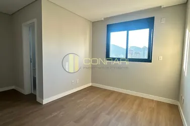 Apartamento &agrave; venda - 92m&sup2; - centro