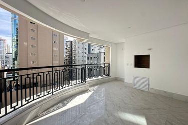 Apartamento &agrave; venda - 185m&sup2; - Meia Praia