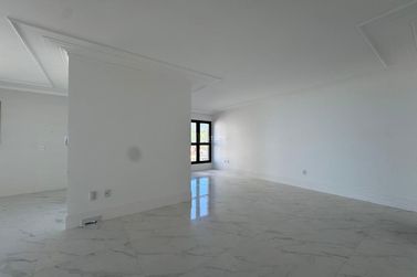 Apartamento &agrave; venda - 210m&sup2; - Centro