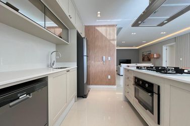 Apartamento &agrave; venda - 138m&sup2; - Centro