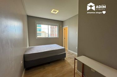 Apartamento para alugar - 132m&sup2; - Meia Praia