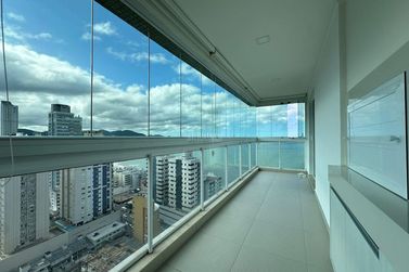 Apartamento &agrave; venda - 202m&sup2; - Meia Praia