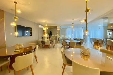 Apartamento &agrave; venda - 202m&sup2; - Meia Praia