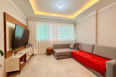 Apartamento &agrave; venda - 120m&sup2; - Meia Praia