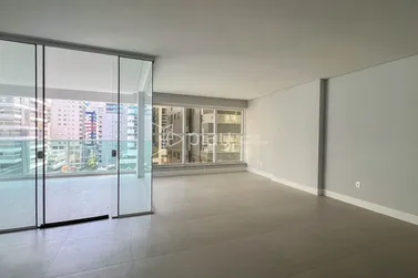 Apartamento &agrave; venda - 190m&sup2; - Meia Praia