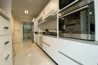 Apartamento &agrave; venda - 117m&sup2; - Meia Praia