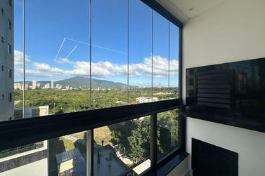 Apartamento &agrave; venda - 95m&sup2; - Meia Praia