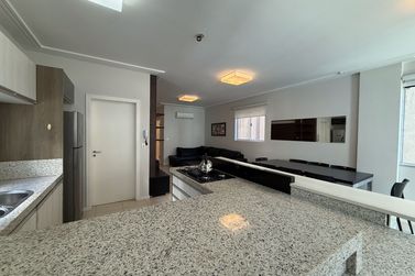 Apartamento &agrave; venda - 107m&sup2; - Meia Praia