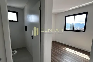 Apartamento &agrave; venda - 120m&sup2; - Meia Praia