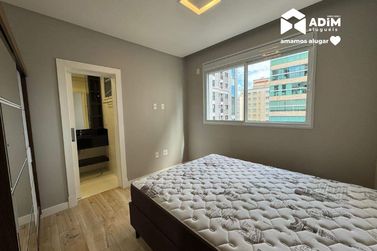 Apartamento para alugar - 132m&sup2; - Meia Praia