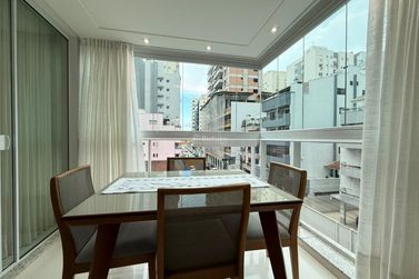 Apartamento &agrave; venda - 107m&sup2; - Meia Praia