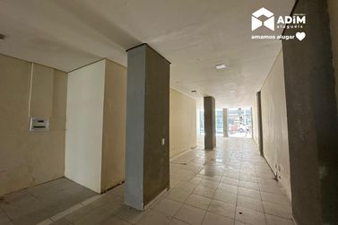 Sal&atilde;o Comercial para alugar - 209m&sup2; - Centro