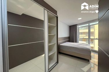 Apartamento para alugar - 190m&sup2; - Meia Praia