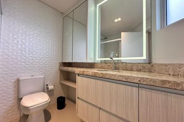 Apartamento &agrave; venda - 130m&sup2; - Meia Praia