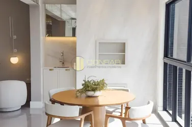 Apartamento &agrave; venda - 198m&sup2; - Meia Praia