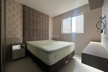 Apartamento &agrave; venda - 141m&sup2; - Meia Praia