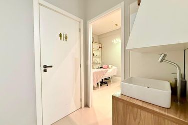 Sala Comercial &agrave; venda - 68m&sup2; - Meia Praia