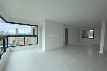 Apartamento &agrave; venda - 130m&sup2; - 