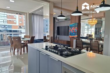 Apartamento para alugar - 125m&sup2; - Meia Praia