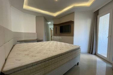 Apartamento &agrave; venda - 225m&sup2; - Meia Praia
