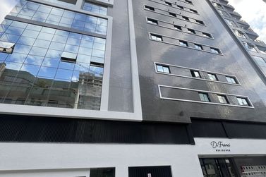 Apartamento &agrave; venda - 130m&sup2; - Meia Praia
