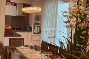 Apartamento &agrave; venda - 129m&sup2; - Meia Praia