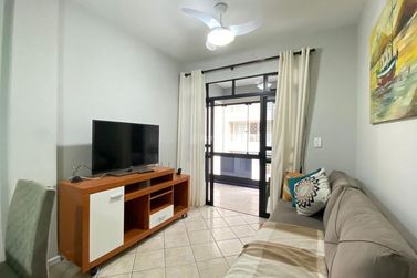 Apartamento &agrave; venda - 110m&sup2; - Meia Praia
