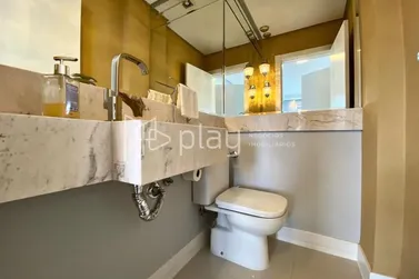 Apartamento &agrave; venda - 145m&sup2; - Meia Praia