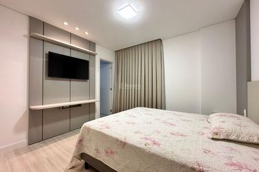 Apartamento &agrave; venda - 129m&sup2; - Meia Praia